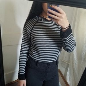 🌼 Black & Gray Striped Hoodie